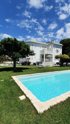 Piscina externa, piscina aquecida