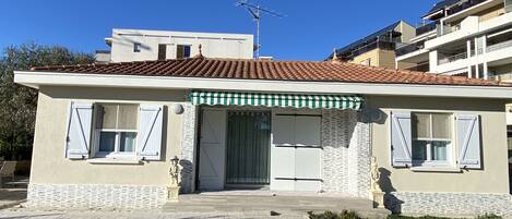 DĂ©tail de lâextĂ©rieur