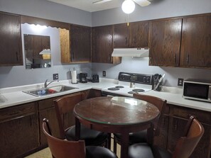 Fridge, microwave, oven, stovetop - Wonderfully located two bedroom apartment (Pierre)