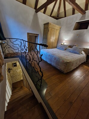 5 Schlafzimmer, Zimmersafe, Bügeleisen/Bügelbrett, Reisekinderbett