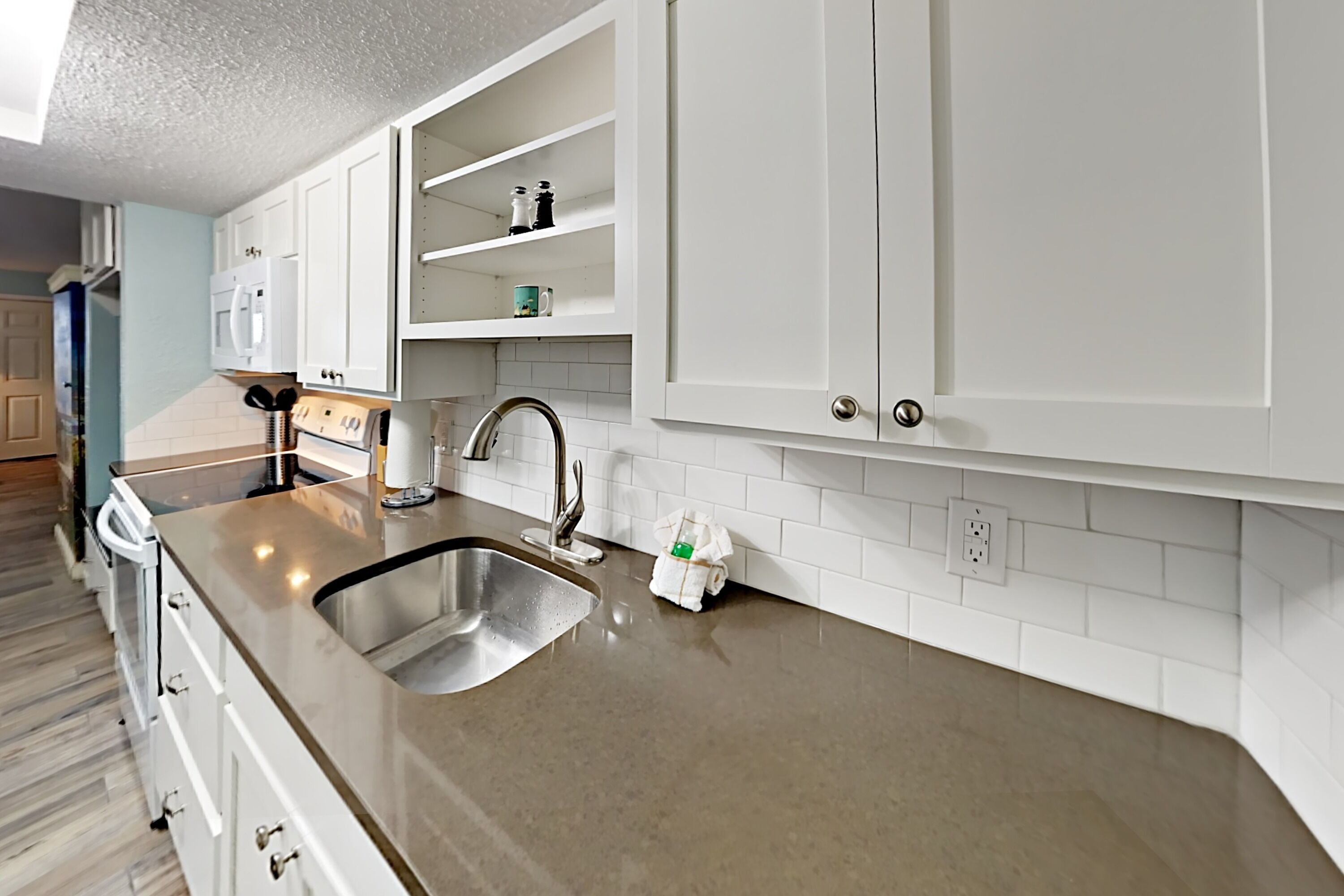 Location! Direct Beach access & Ocean View! Port A