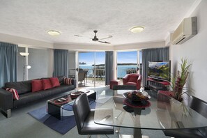 Living area - Sandy Shores Luxury Holiday Units (Sunshine Coast)