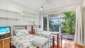 4 bedrooms, Internet, bed sheets