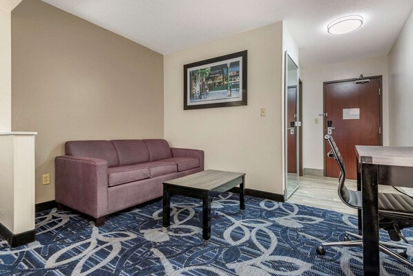 Living room - Comfort Inn & Suites Liverpool - Syracuse (Liverpool)