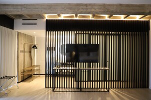 Double Suite | Frigobar, cofres nos quartos, escrivaninha