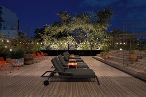 Outdoor pool - Bellwort Hotel (Guadalajara)