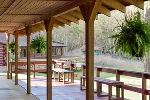 Terrace/patio -  #6 Lil' Nauti-Uncertain Lodge and Inn (Karnack)