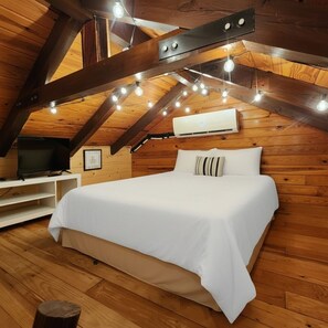 2 bedrooms, iron/ironing board, WiFi - The Fire Fly Cabin With Private Hot tub! (Lampe)