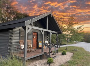 Exterior - The Fire Fly Cabin With Private Hot tub! (Lampe)
