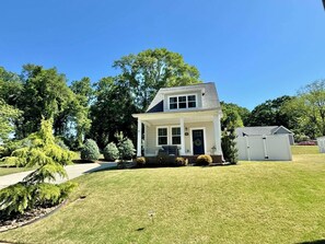 Exterior - The Llama Retreat (Easley)