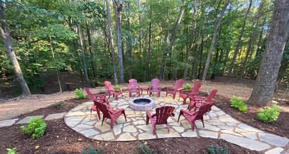 Tranquil Updated Home Mins to UGA & Downtown