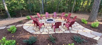 Tranquil Updated Home Mins to UGA & Downtown