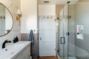 Bathtub, hair dryer