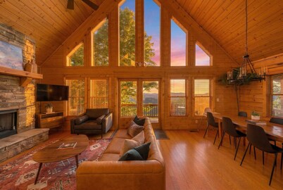 The Skybox - Voted #1 Cabin in Asheville