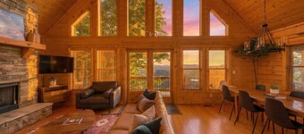 The Skybox - Voted #1 Cabin in Asheville