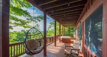 The Skybox - Voted #1 Cabin in Asheville