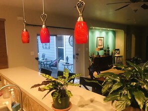 Interior -  Spacious & Clean !" King Bed, Two Queens, Double, Twins, Pet Friendly (Kyle)