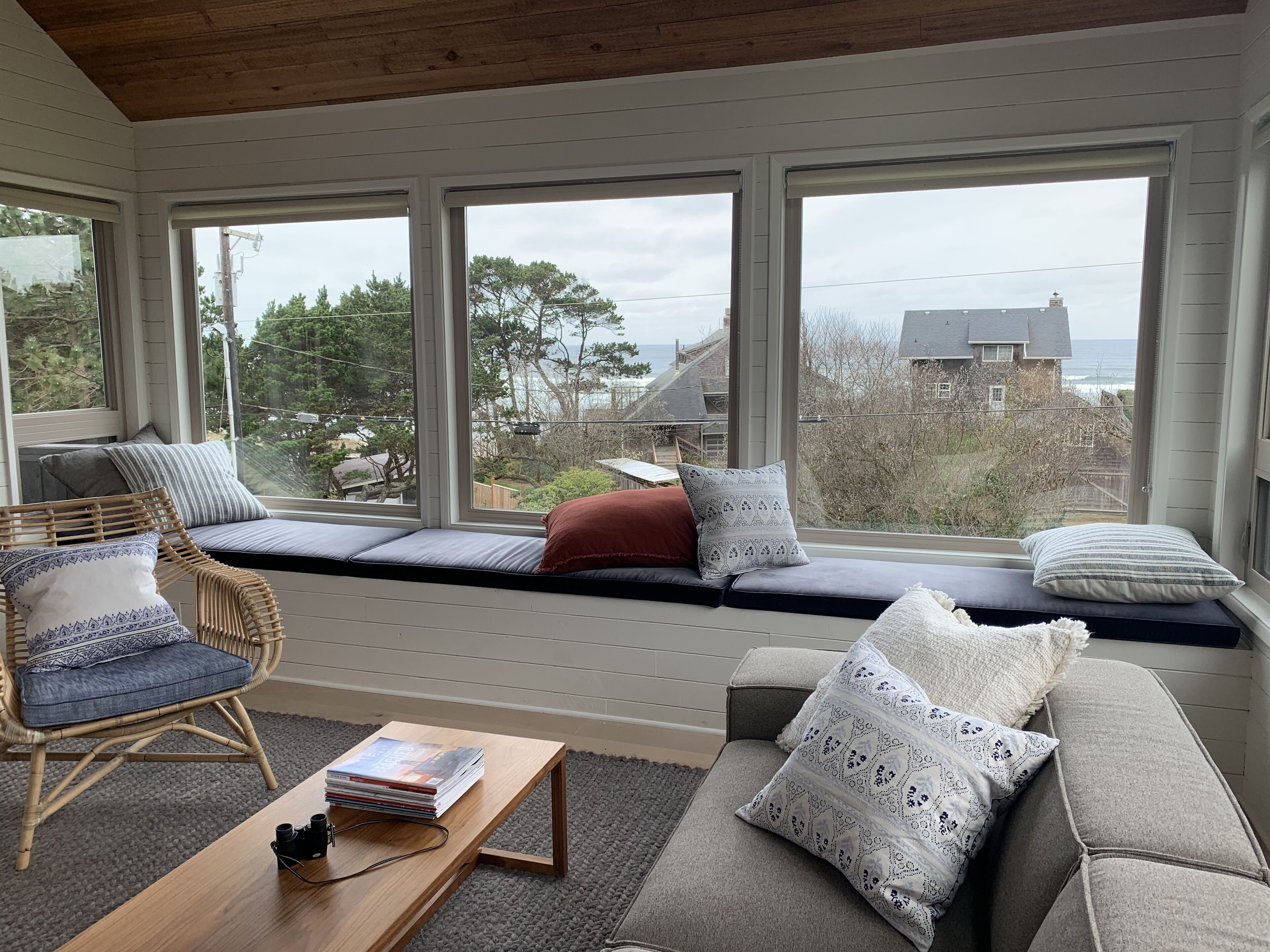 Suil Na Mara - Modern Home with Mountain and Ocean Views