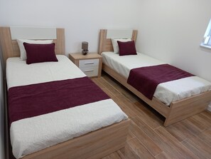 3 bedrooms, free WiFi, bed sheets