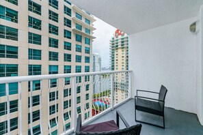 Property grounds - Comfy Studio, 2Queen Beds @ Brickell, Free Parking (Miami)