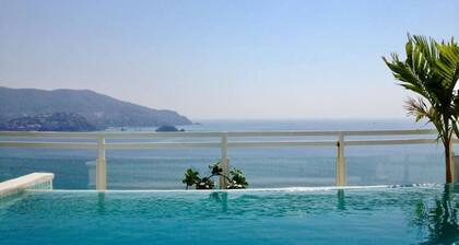The Great Escape - Ixtapa - Penthouse Suite - with Private on Deck Pool
