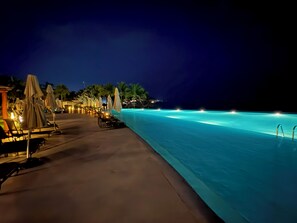 An infinity pool