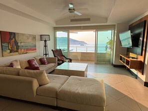 Smart TV, DVD player, stereo