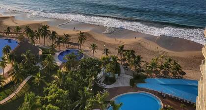 The Great Escape - Ixtapa - Penthouse Suite - with Private on Deck Pool