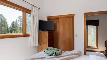 2 Schlafzimmer, Schreibtisch, Bügeleisen/Bügelbrett, WLAN