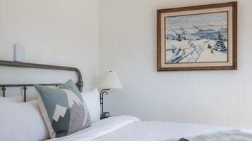 2 Schlafzimmer, Schreibtisch, Bügeleisen/Bügelbrett, WLAN
