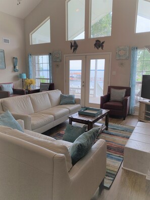 智能電視、壁爐、 辦公室