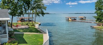 WATERFRONT, sun rises, gated yard, spacious porch, 1 story - Serenity!