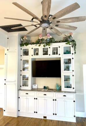 Interior - Newly restored historical cottage near Zion National Park (La Verkin)