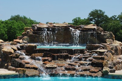 300 acres of Texas Ranching at it's Best