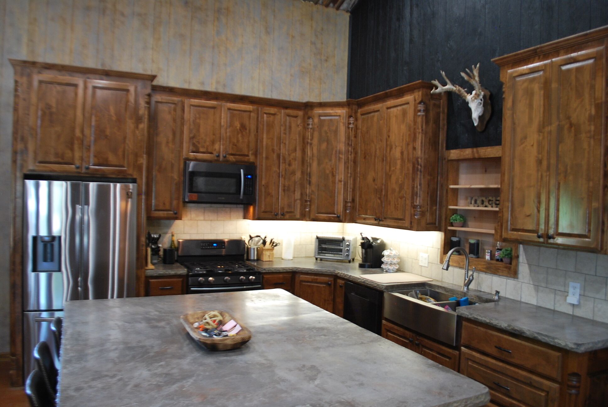 冰箱、微波炉、烤箱、炉灶