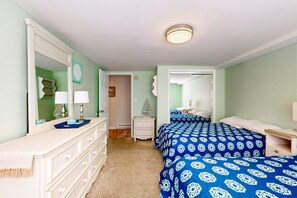 3 室のベッドルーム、デスク、アイロン / アイロン台、WiFi