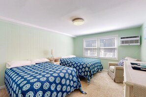 3 bedrooms, desk, iron/ironing board, WiFi