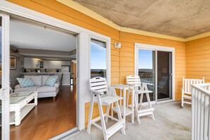 Televisio, takka, DVD-soitin