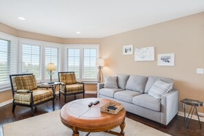 TV, caminetto, lettore DVD