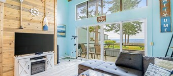 Bay-view condo with pool, hot tub, balcony & lofted layout - walk to the beach