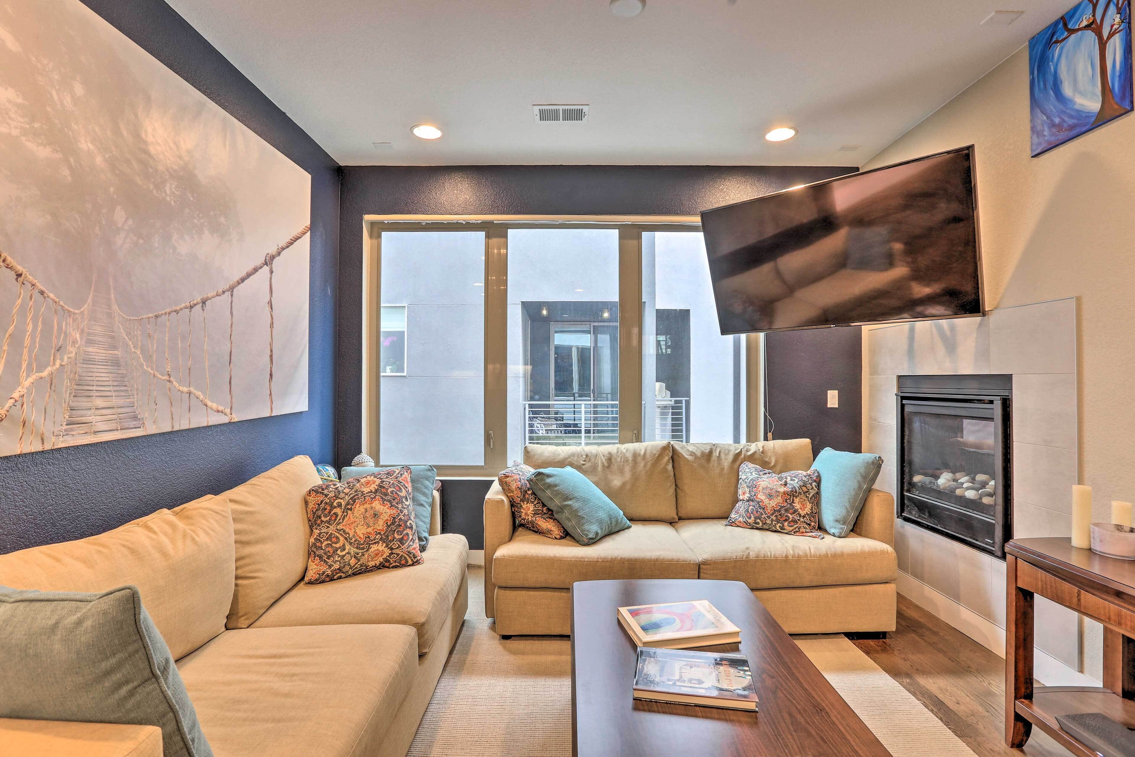 Chic Escape w/ Rooftop Near Downtown Denver!