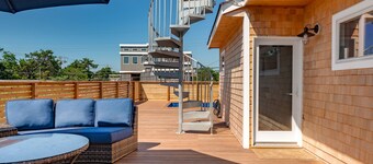 Ocean View Home w/ a Rooftop Sundeck, Free WiFi, Private Pool, & Central A/C