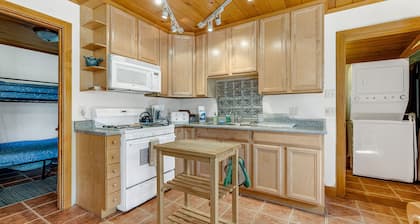 Beautiful house close to Yosemite with nature views & W/D - tranquil location