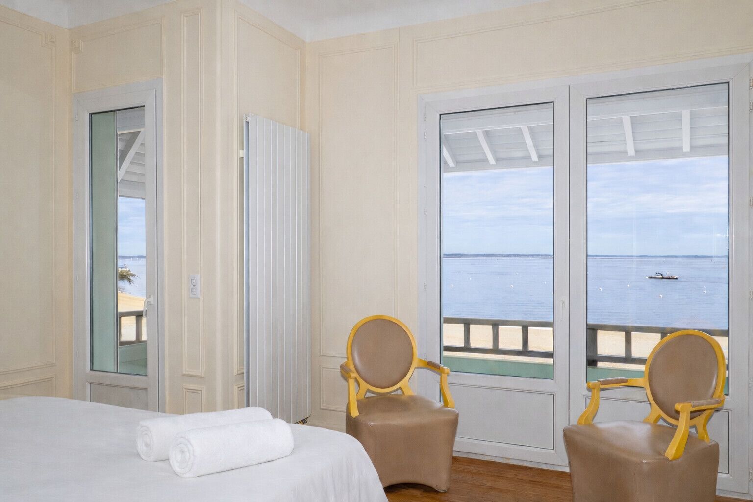 6 chambres, lit parapluie, Wi-Fi, draps fournis