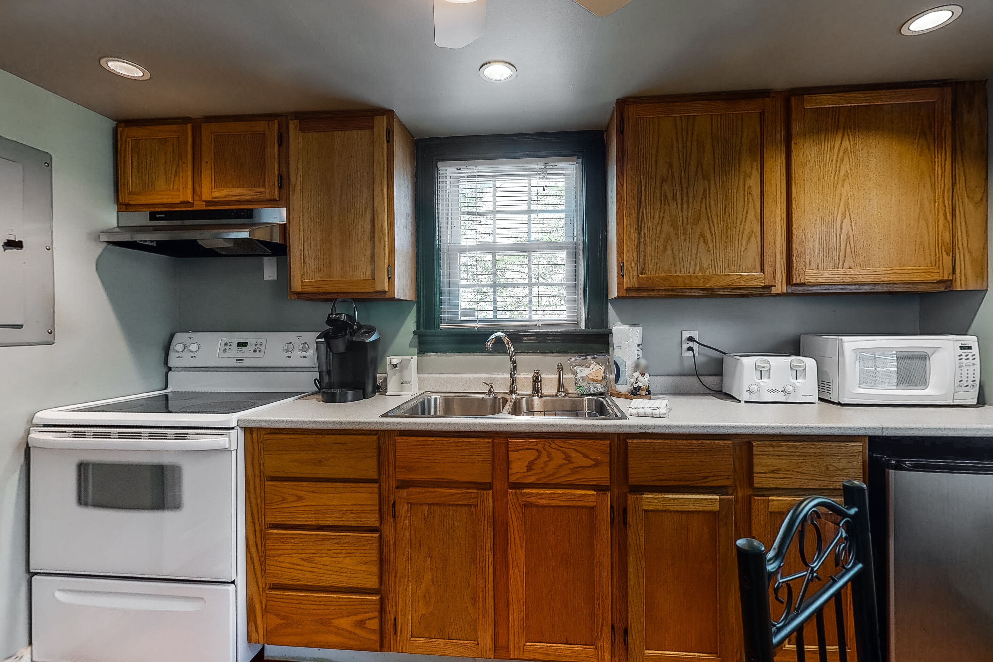 Walk to Englewood Beach - sunny home with dog-friendly enclosed yard & firepit in West Yarmouth, United States