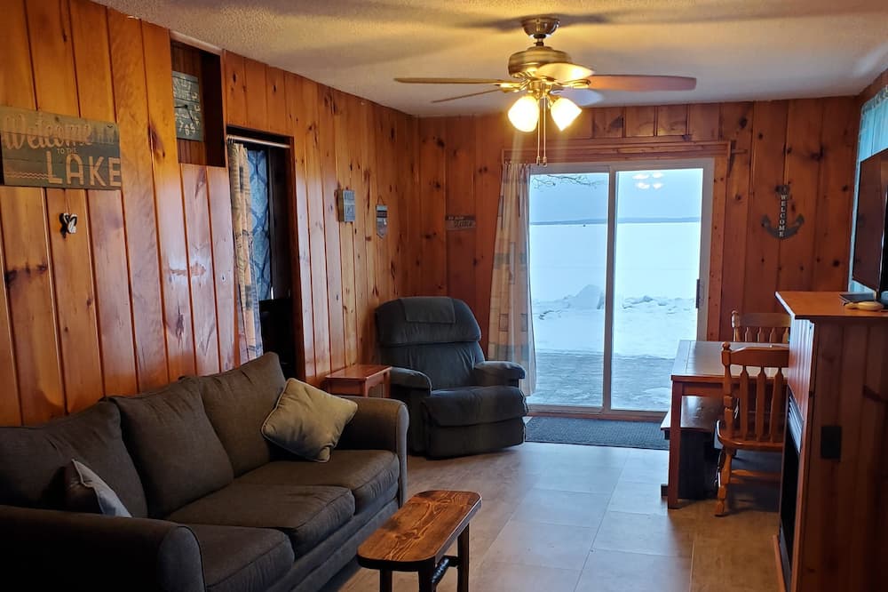 Grayling Airbnb & Cheap Cabin Rentals from 45 AirCabins