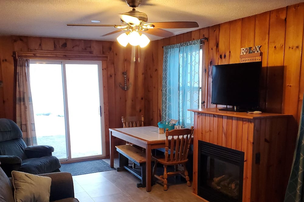 Grayling Airbnb & Cheap Cabin Rentals from 45 AirCabins