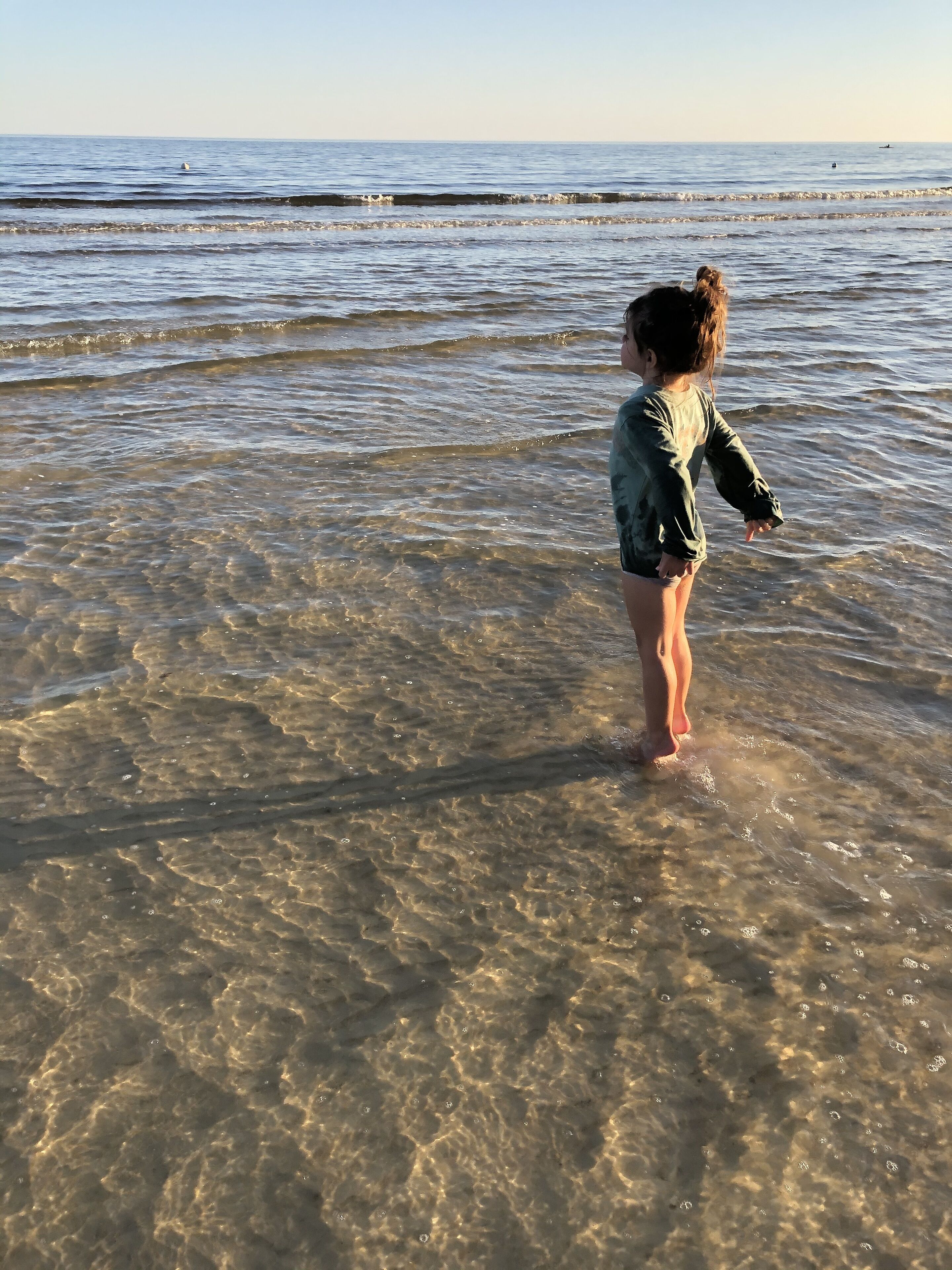 På stranden