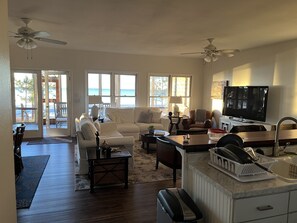 Smart TV - The Best Beach-Front House “Get-A-Way” in Florida (Panacea)