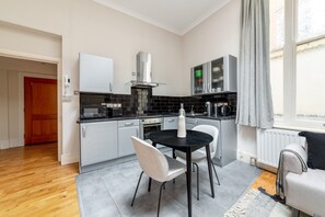 Fridge, microwave, oven, dishwasher